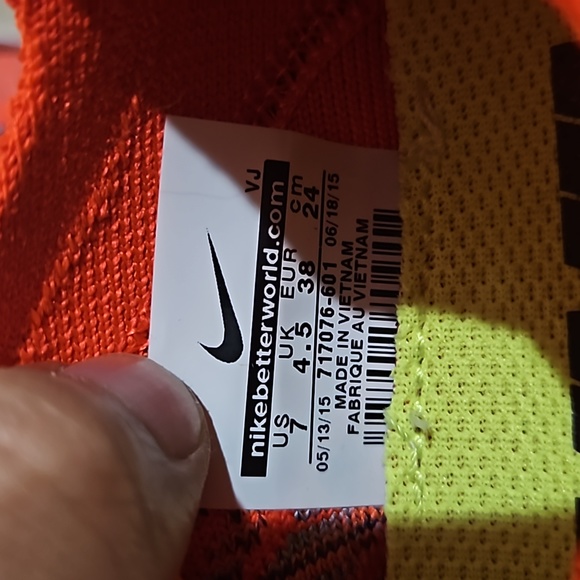 Last Chance! Nike fly knit running shoe - Picture 4 of 4